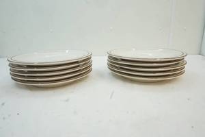 lot 100 image: oval plates