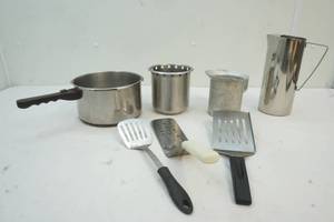 lot 102 image: kitchen utensils