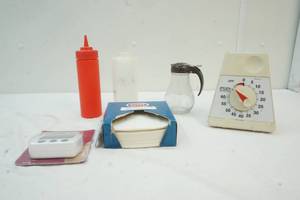 lot 105 image: kitchen supplies