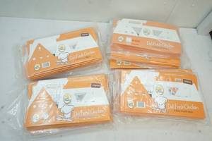 lot 135 image: goldn plump deli boxes