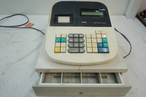 lot 143 image: royal cash register 435 dlx