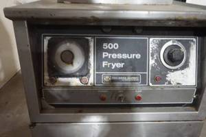 lot 147 image: Henny Penny pressure fryer