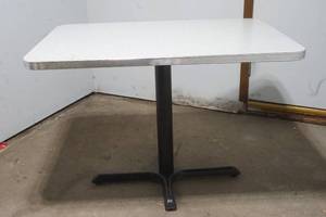 lot 150 image: table