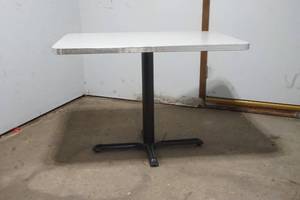 lot 152 image: table