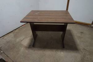 lot 154 image: desk table