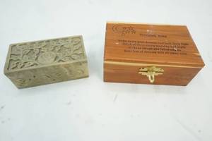lot 178 image: jewelrykeepsake boxes