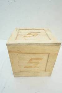 lot 193 image: snap on box