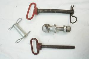 lot 202 image: hitch pins