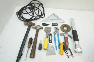 lot 211 image: tools