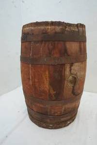 lot 229 image: antique beer keg