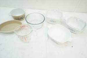 lot 257 image: baking dishes
