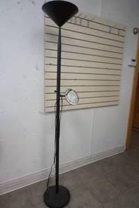 lot 265 image: floor lamp