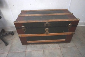 lot 268 image: travelers trunk