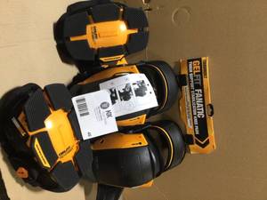 Lot of Toughbuilt Knee Pads customer returns review pictures