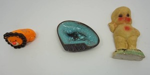 Lion Bank, Ashtray...