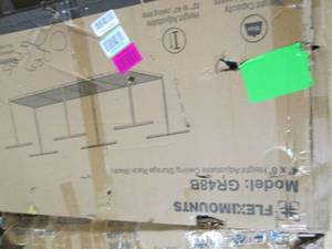 lot 108 image: 4 foot x 8 foot height adjustable g...