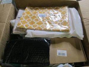 lot 153 image: box of misc please see pictures...