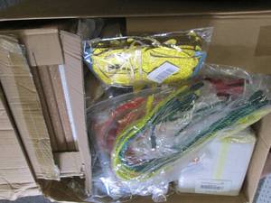 lot 158 image: box of misc please see pictures...