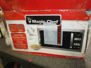 lot 76 image: Magic Chef 1.6 Cu. Ft. 1100-Watt Mi...