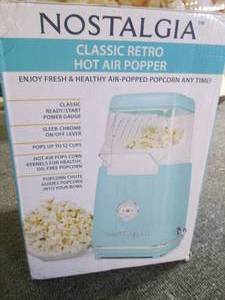 lot 96 image: Nostalgia Classic Retro 12-Cup Hot ...