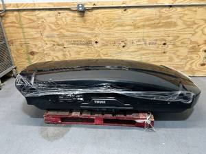 lot 1 image: THULE Motion XT XL Rooftop Cargo Carrier