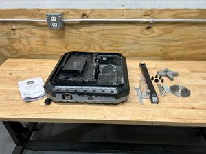 lot 106 image: PROJECT SOURCE 4.5-in 4.1-Amp Tabletop Tile Saw