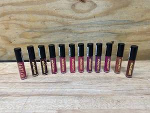 lot 96 image: LUDICROUS Lot of 12- Lip Gloss