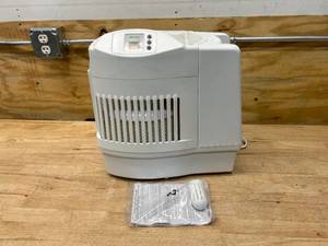 lot 83 image: AIRCARE 2.5 Gal. Evaporative Humidifier for 2,600 sq. ft.
