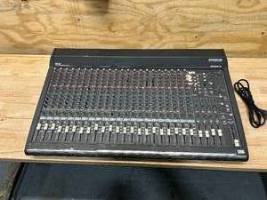 lot 6 image: MACKIE SR244 Mixing Console