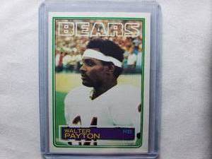 lot 25 image: Walter Payton 1983 Topps #36