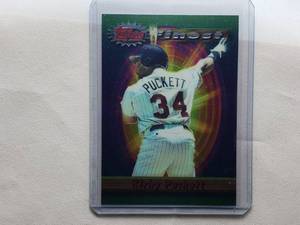lot 49 image: Kirby Puckett Topps Finest Moment Refractor #204