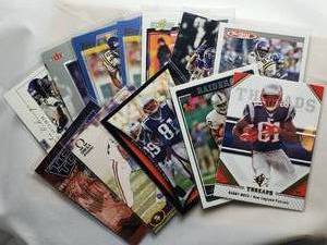lot 66 image: Lot of 12 Randy Moss Cards