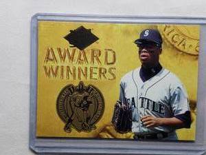 lot 118 image: Ken Griffey Jr Fleer Ultra Award Winners Top Glove 6 of 25