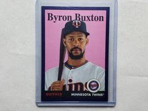 lot 123 image: Byron Buxton Topps #74 Numbered 152175