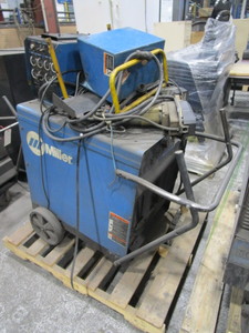 Miller Deltaweld 302 Welder