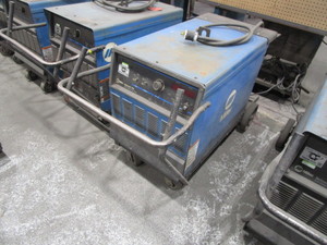 Miller Deltaweld 452 Welder