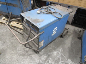 Miller Deltaweld 452 Welder