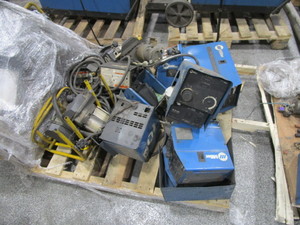 (2) Wire Feeders & Control Box