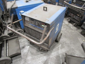 Miller Deltaweld 302 Welder
