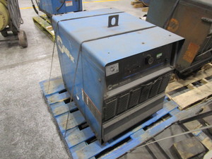 Miller Deltaweld 302 Welder