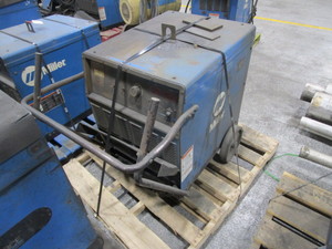 Miller Deltaweld 302 Welder