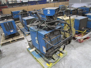 Miller Deltaweld 302 Welder
