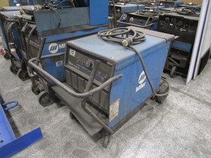 Miller Deltaweld 452 Welder