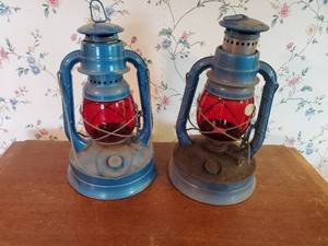 lot 16 image: Two Dietz No. 100 Lanterns