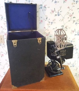 lot 35 image: Repeater Kodascope Model G Movie Projector