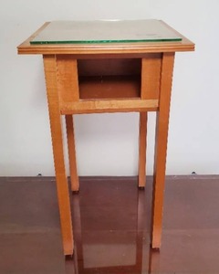 lot 41 image: End Table