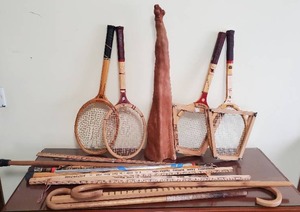 lot 42 image: Collection of Wood Decor