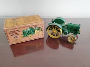 lot 60 image: Pair of John Deere Toy Tractors