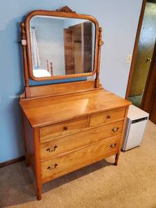 lot 216 image: Lowboy Dresser Chest with Mirror