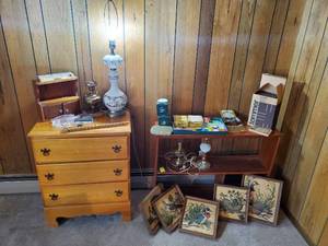 lot 213 image: Collection of Dcor